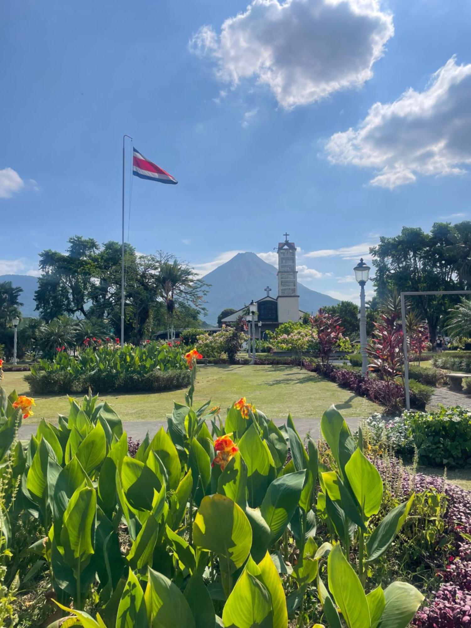 Hotel Tierra De Volcanes La Fortuna Eksteriør bilde
